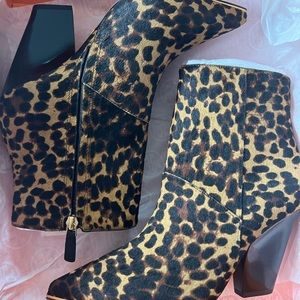 Tory Burch Lila Haircalf zip up ankle boot. New with tags size 7.